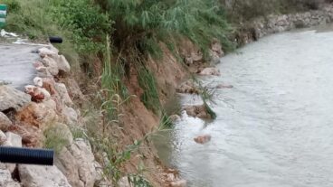 Derrumbe en el margen del río Girona en Ondara