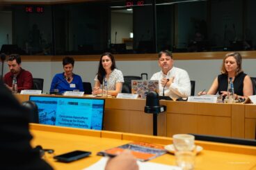 el concejal de calp marco bittner durante su intervencion en la mesa redonda celebrada en el parlamento europeo