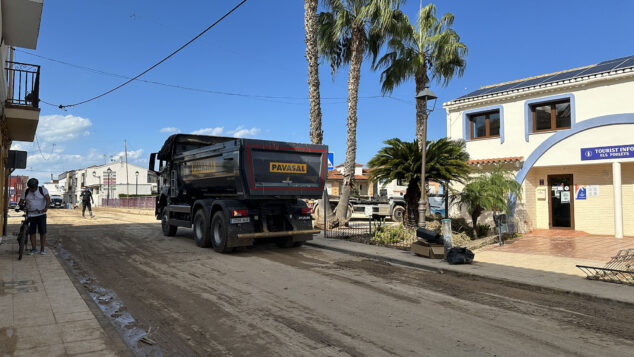 Els Poblets intenta levantarse tras la riada: «Los vecinos están desesperados, con angustia y con la sensación de que esto volverá a repetirse» 58 els poblets 20 octubre 2026 tras la dana 56