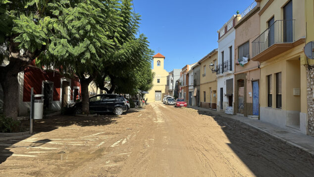 Els Poblets intenta levantarse tras la riada: «Los vecinos están desesperados, con angustia y con la sensación de que esto volverá a repetirse» 70 els poblets 20 octubre 2026 tras la dana 69