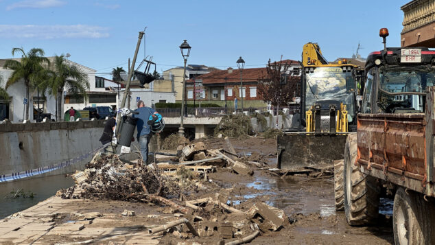 Els Poblets intenta levantarse tras la riada: «Los vecinos están desesperados, con angustia y con la sensación de que esto volverá a repetirse» 80 els poblets 20 octubre 2026 tras la dana 79