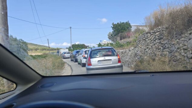 Imagen: Embotellamiento en el camino Abiar Alta de Teulada