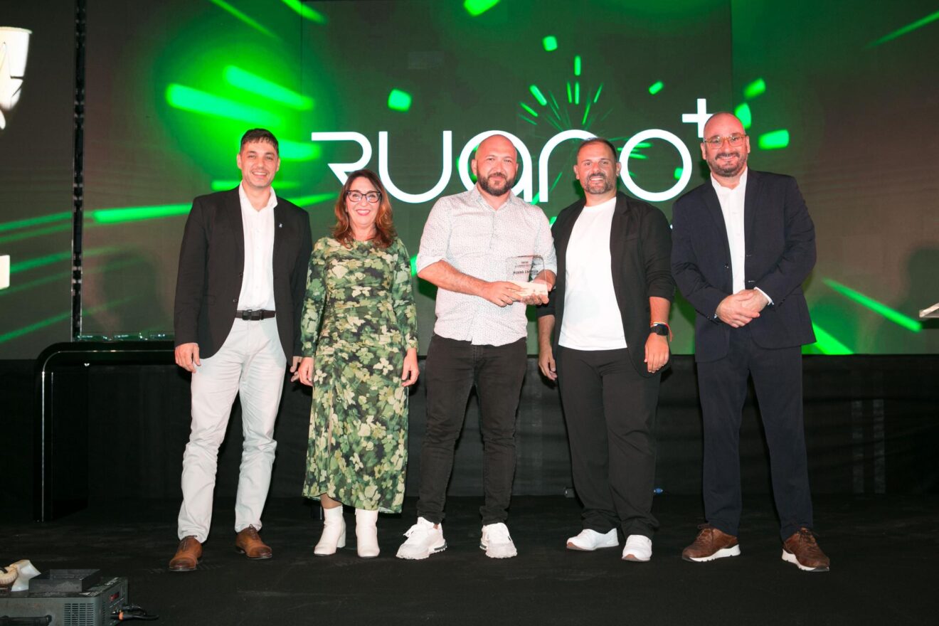 Entrega del Premio a la Sostenibilidad a Ruano Energía en la III Gala del Comercio de Ondara