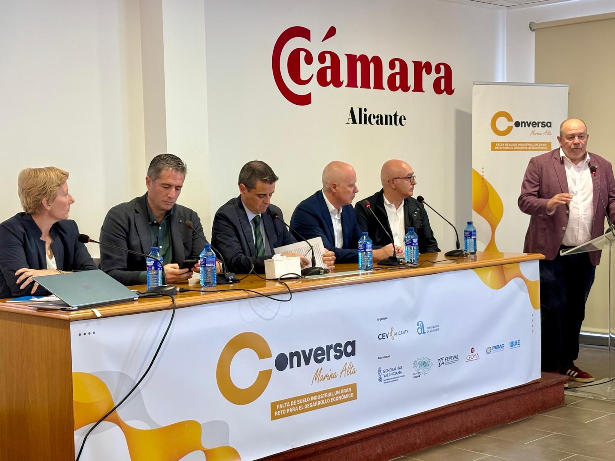 frente comun en denia para acabar con el exodo de inversiones por la falta de espacio