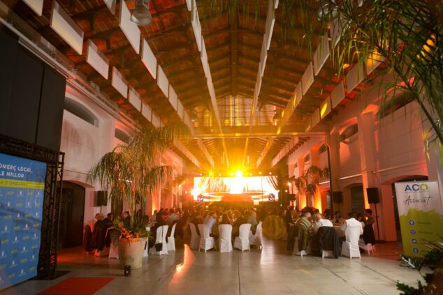 Ondara homenajea al tejido empresarial local en la III Gala del Comercio y Empresas 3 Imagen: Vista general de la III Gala del Comercio y Empresas de Ondara en el edificio El Prado.