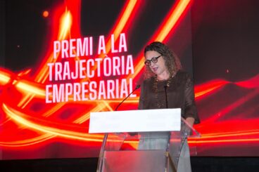 Entrega del Premio a la Trayectoria Empresarial en la III Gala del Comercio de Ondara