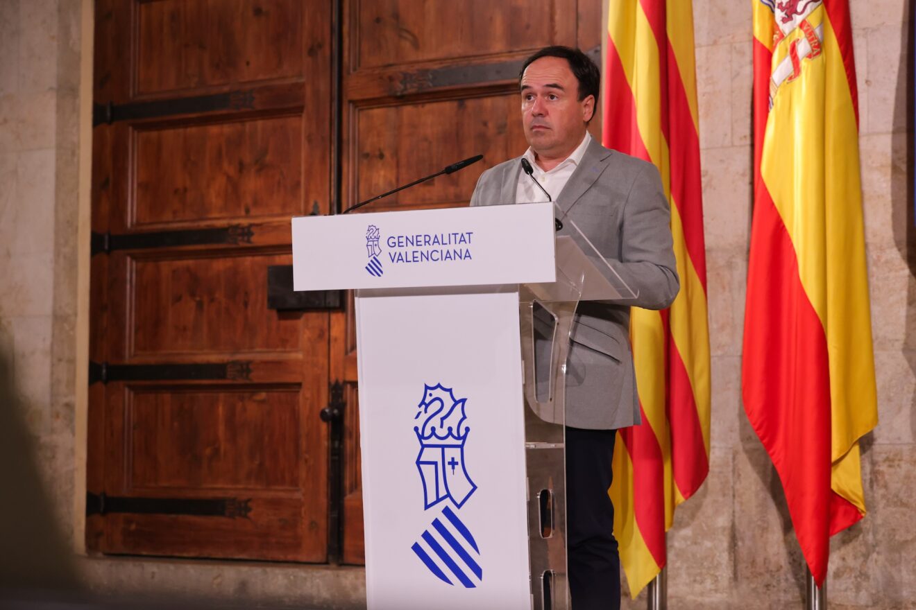 Juanfran Pérez Llorca durante la comparecencia en la que desgranó el primer paquete de ayudas para los afectados por el temporal