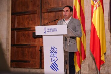 Juanfran Pérez Llorca durante la comparecencia en la que desgranó el primer paquete de ayudas para los afectados por el temporal