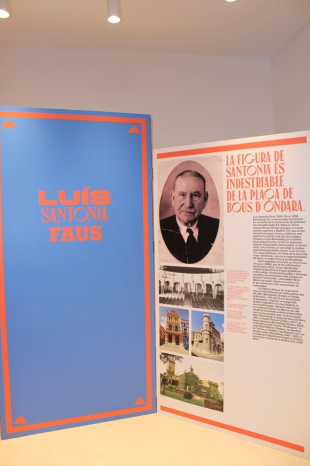 Imagen: Panel expositivo sobre el arquitecto Luis Santonja en el Museo de la Plaza de Toros de Ondara.