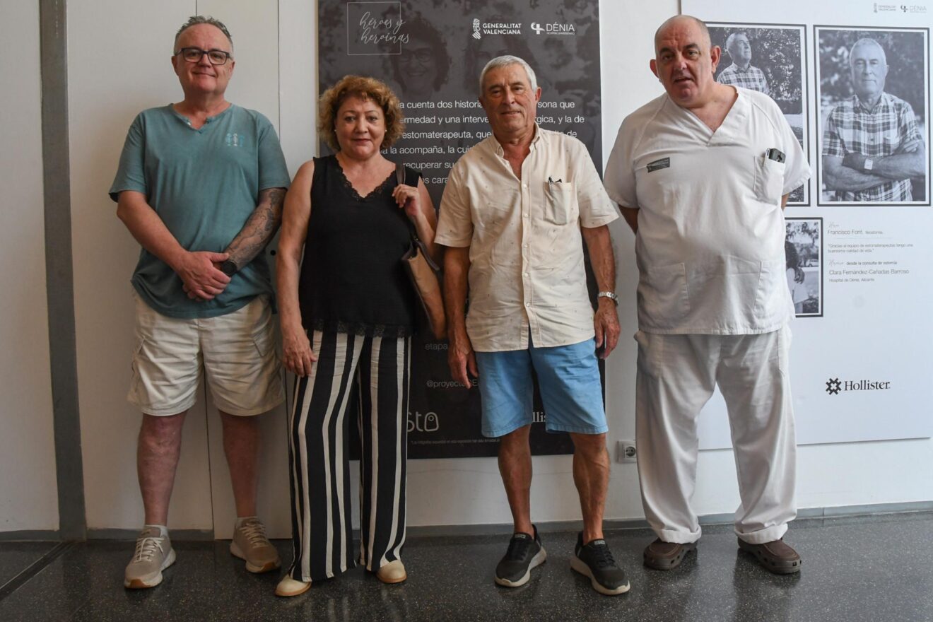 Participantes en la exposición fotográfica "Héroes" del Hospital de Dénia