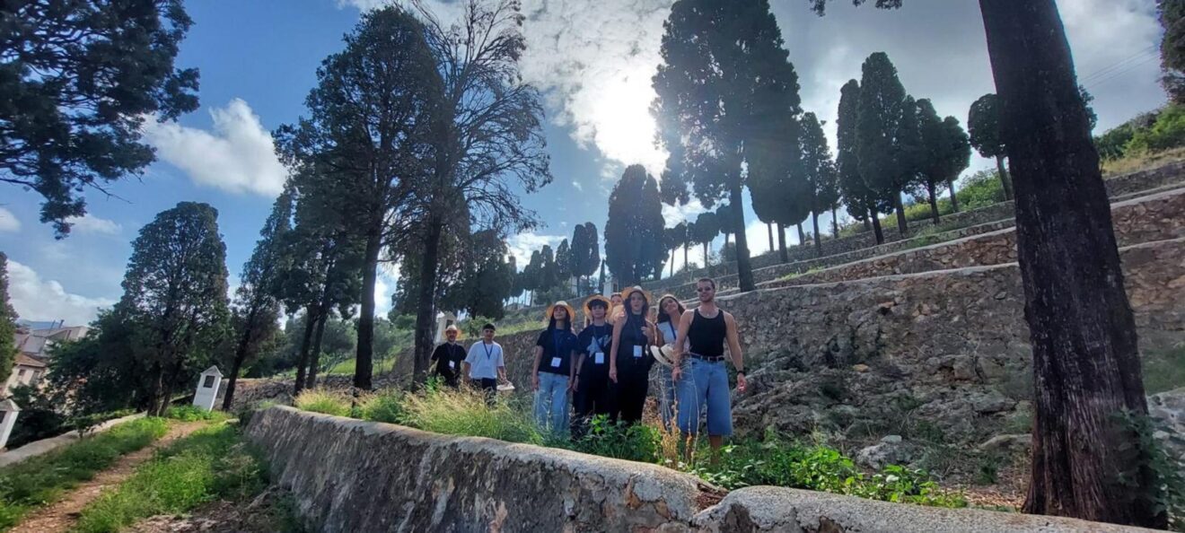 Participantes del proyecto EQUAL durante una visita al patrimonio de Pedreguer