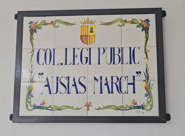 Imagen: Placa del CEIP Ausiàs March de Els Poblets