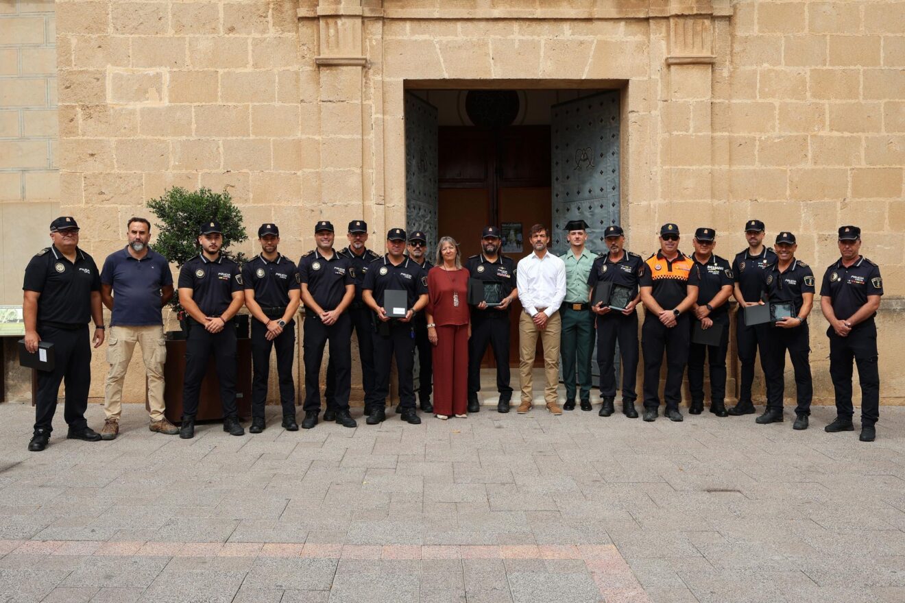 La Policía Local de Benitatxell celebra a sus patrones y presenta la nueva unidad de drones