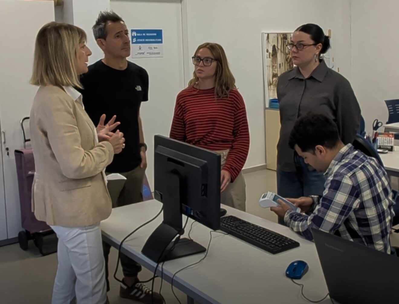 Preparativos para la campaña Bono Consumo en Pego