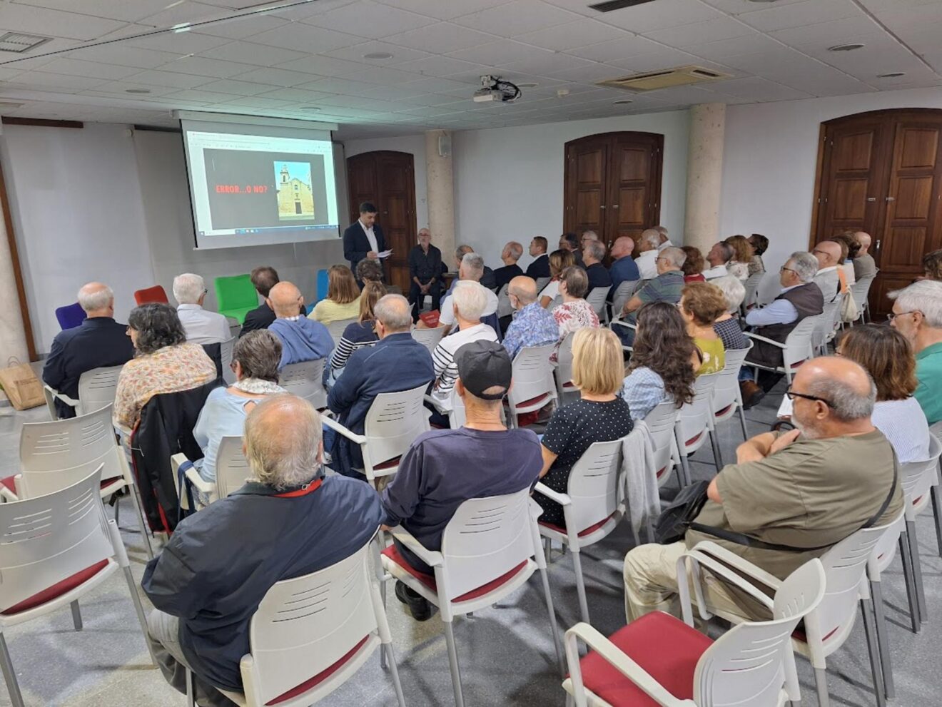 Presentación de la reedición del libro de Robert Miralles en Ondara