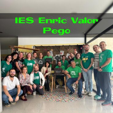 Concentración del profesorado del IES Enric Valor de Pego