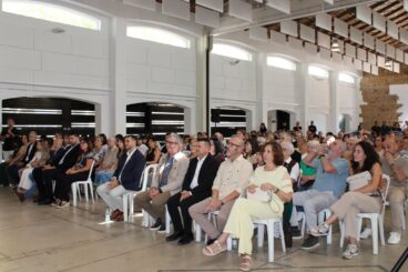 Asistentes al acto del 9 d’Octubre en El Prado de Ondara