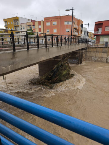 Puente de la calle Forn del Verger tras el paso de la DANA