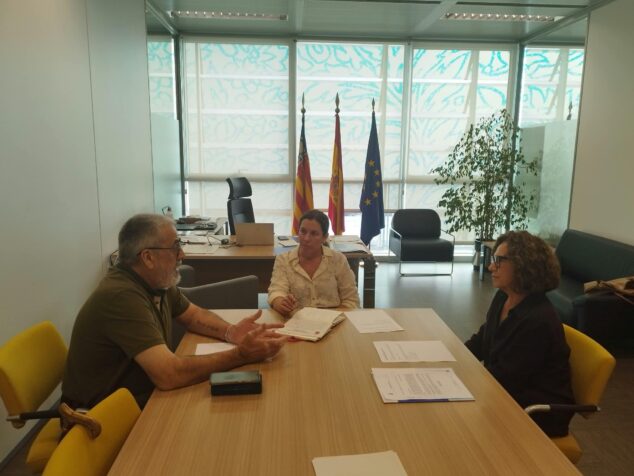 Imagen: Reunión entre representantes del Ayuntamiento de Pego y la Generalitat.