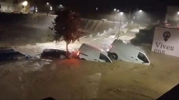 El río Girona se desborda a su paso por Beniarbeig, Els Poblets y El Verger tras las intensas lluvias 3 rio girona desbordado en els poblets