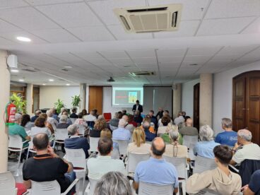 Robert Miralles presenta la reedición del libro sobre la plaza de toros de Ondara