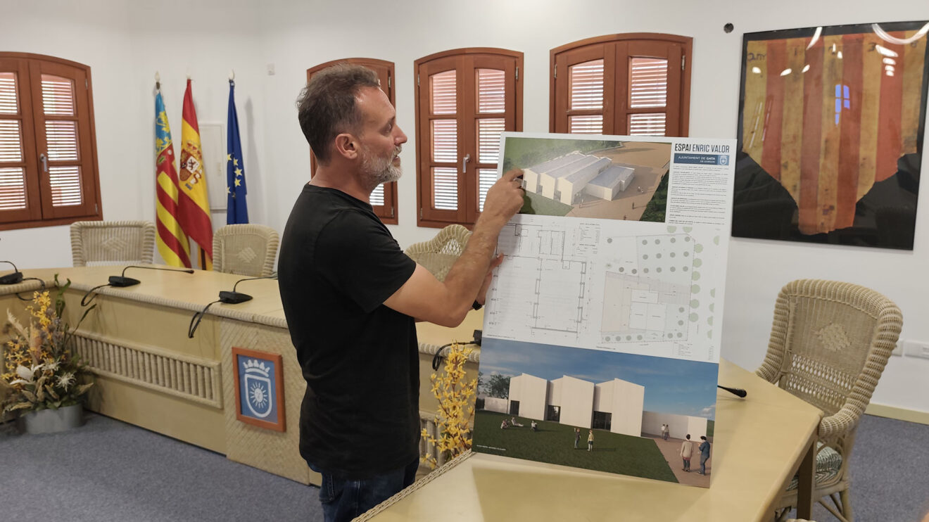 Toni Signes repasa el proyecto del futuro Espai Enric Valor de Gata de Gorgos