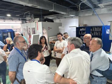 Visita de la delegación italiana a la industria de Pedreguer