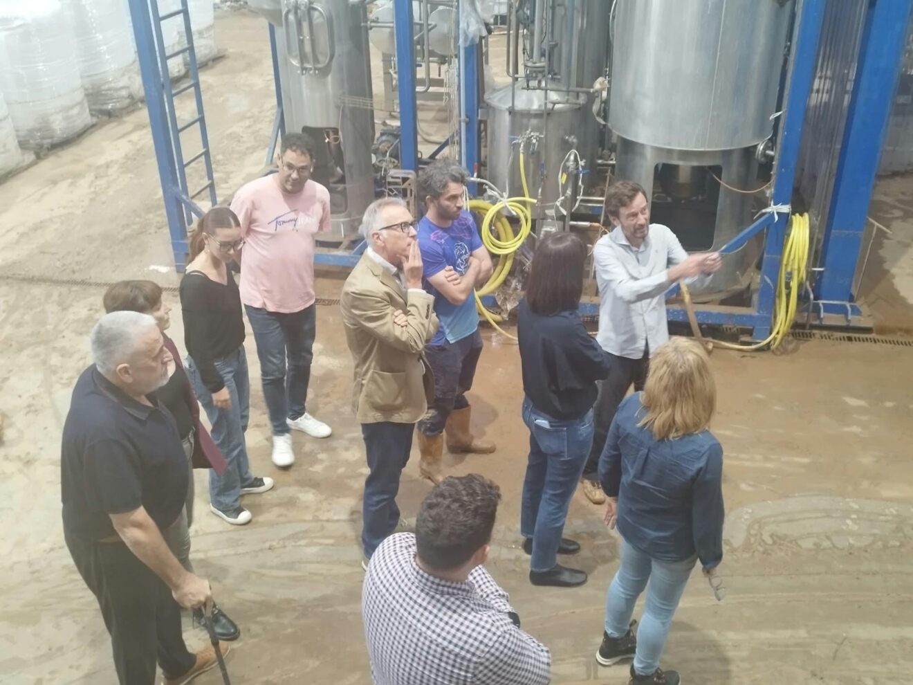 Visita de autoridades a las zonas afectadas por el temporal en Pego