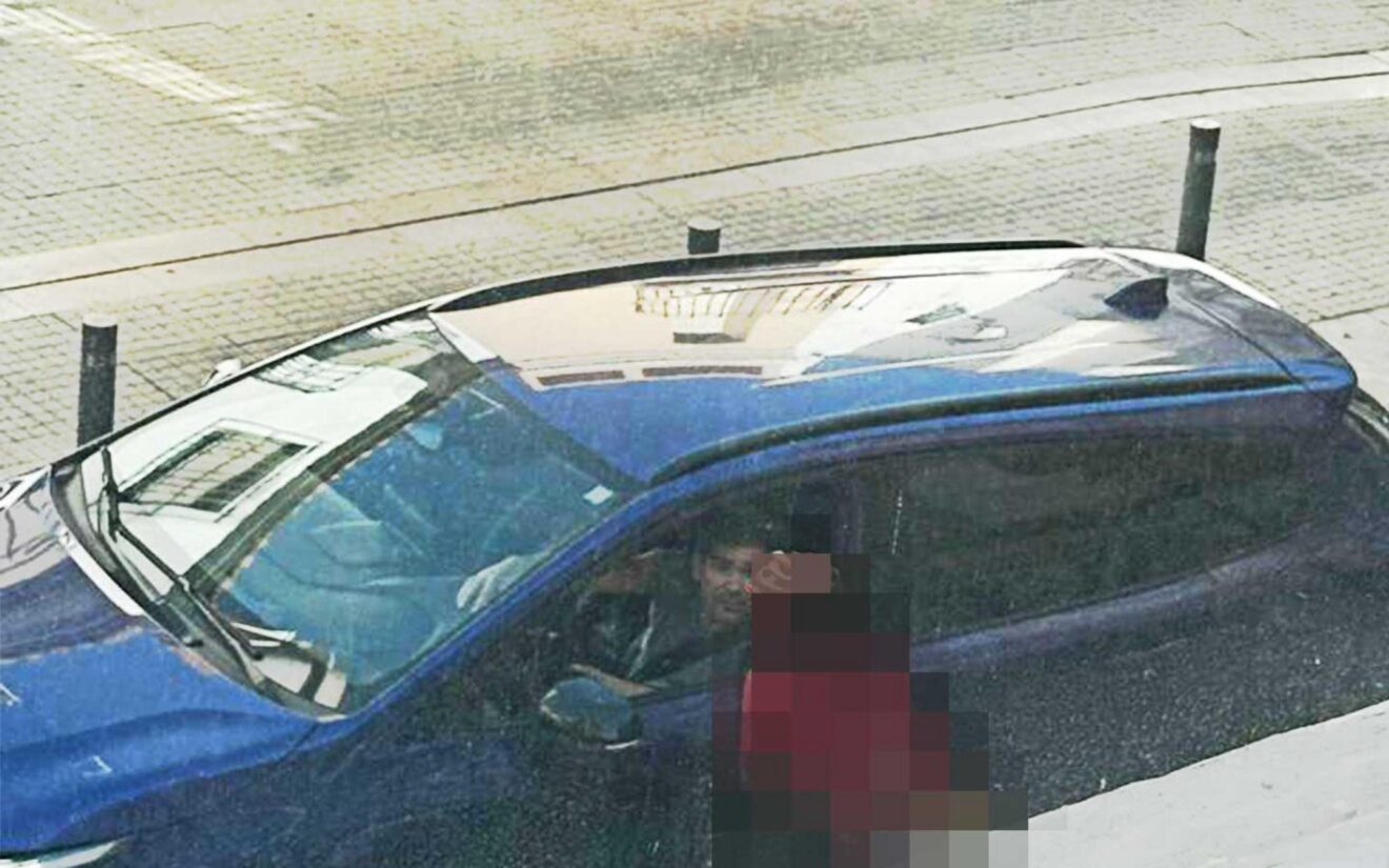 El concejal Ximo Perles grabado en su vehículo