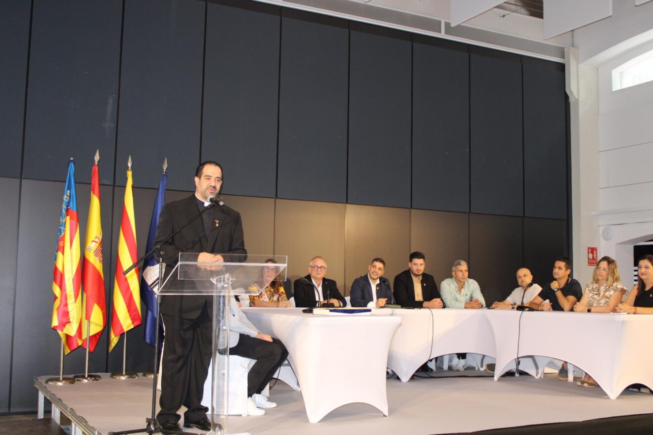 Ximo Silvestre durante su discurso como Hijo Adoptivo de Ondara
